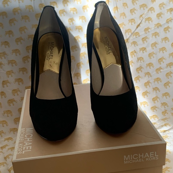 Michael Kors York Pump - Picture 2 of 5